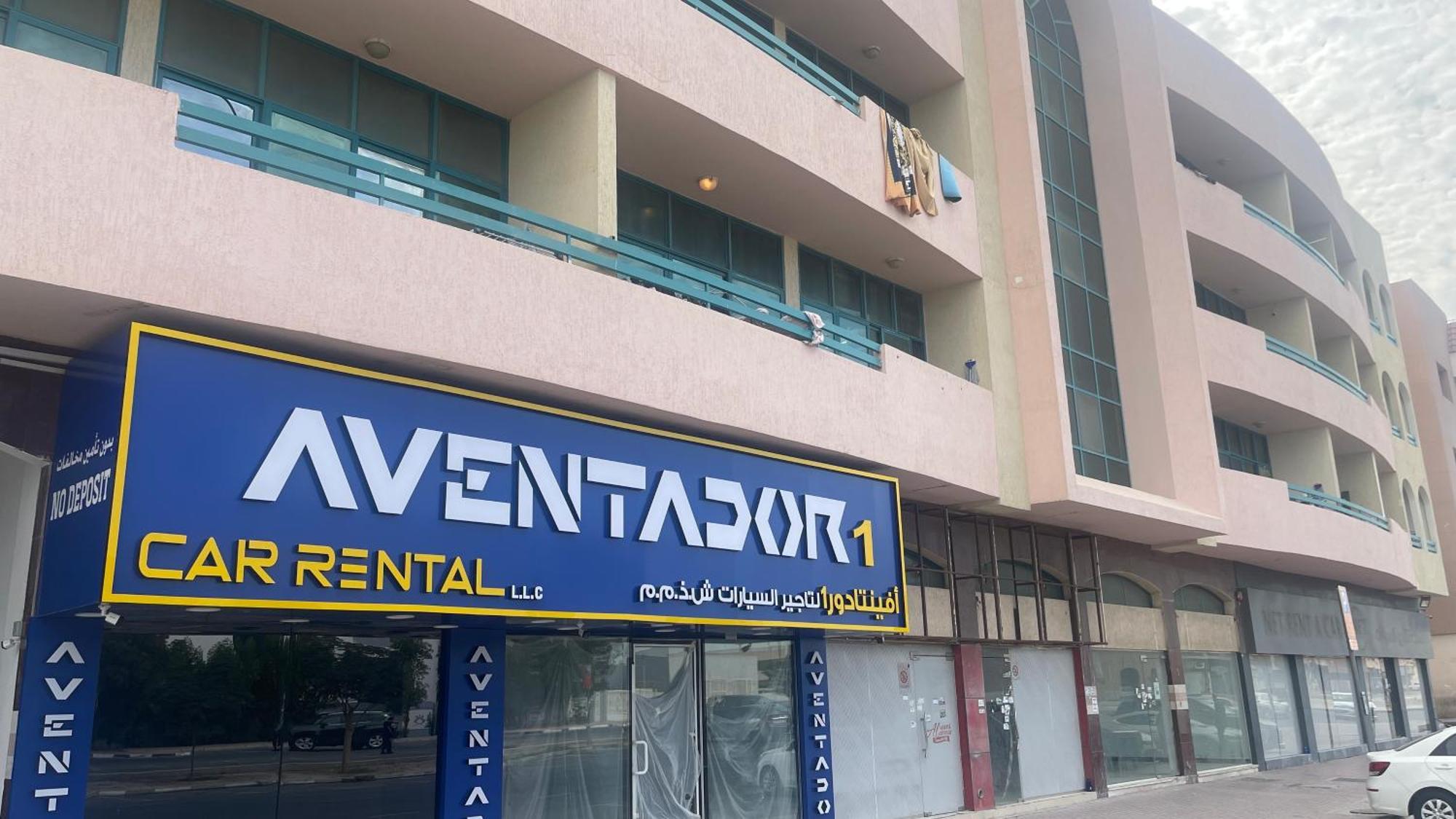Royal House Capsule Hotel Dubai Exterior photo
